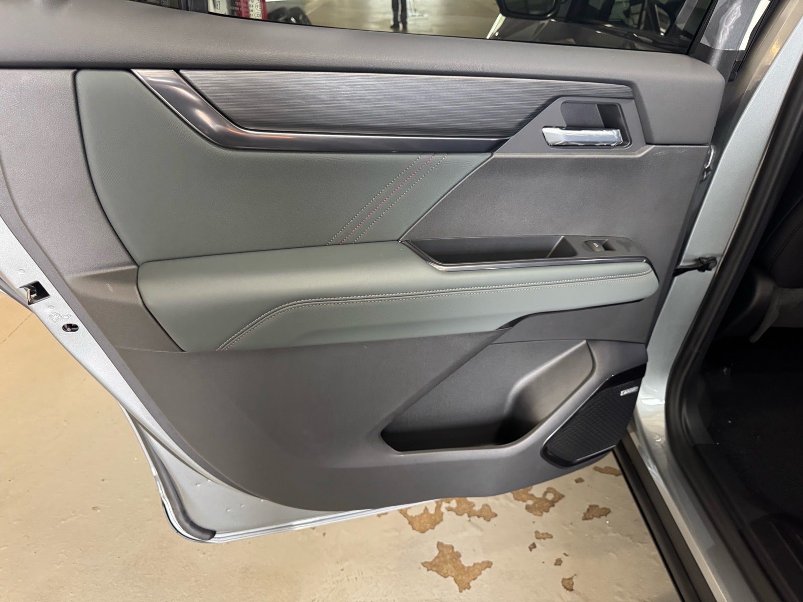 2027 GMC Acadia AT4