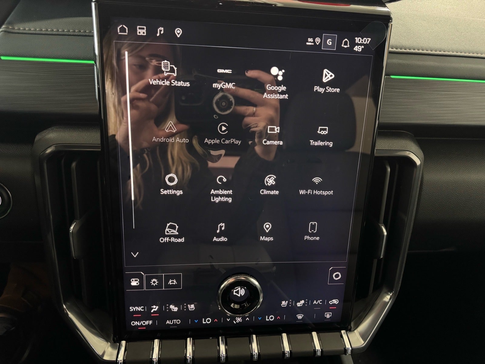 2026 GMC Acadia AT4