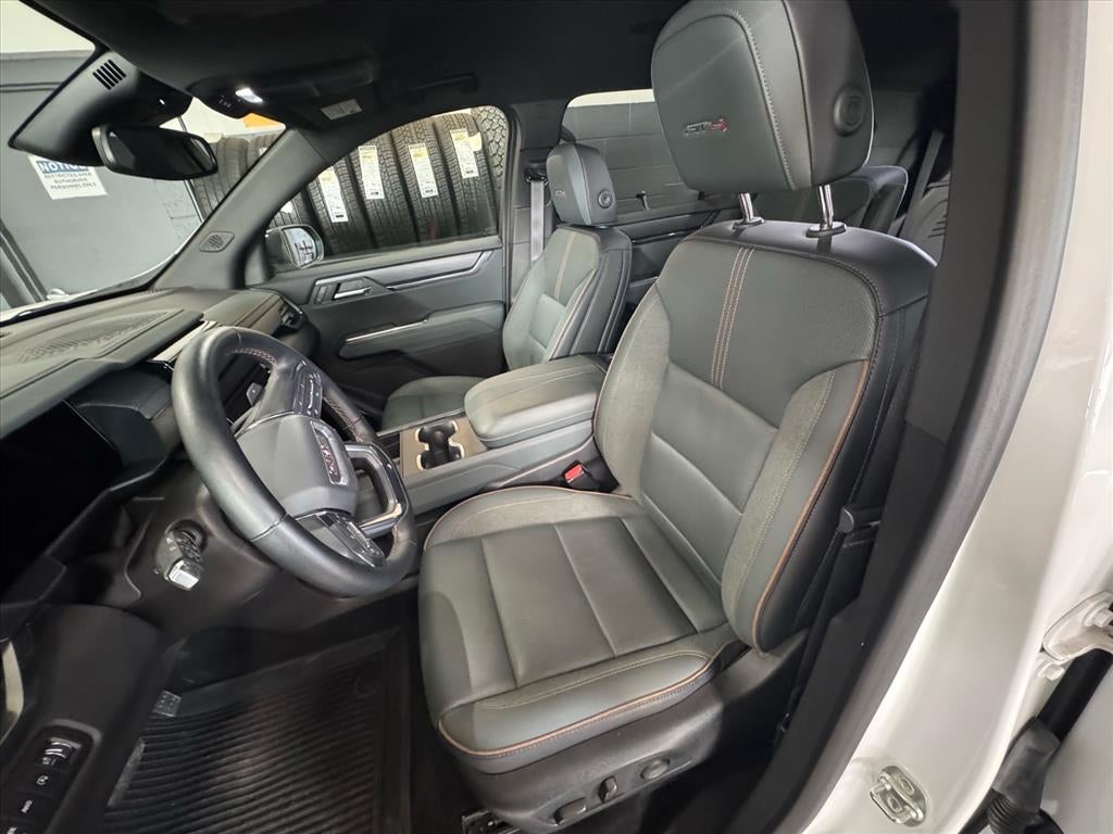 2024 GMC Acadia AT4