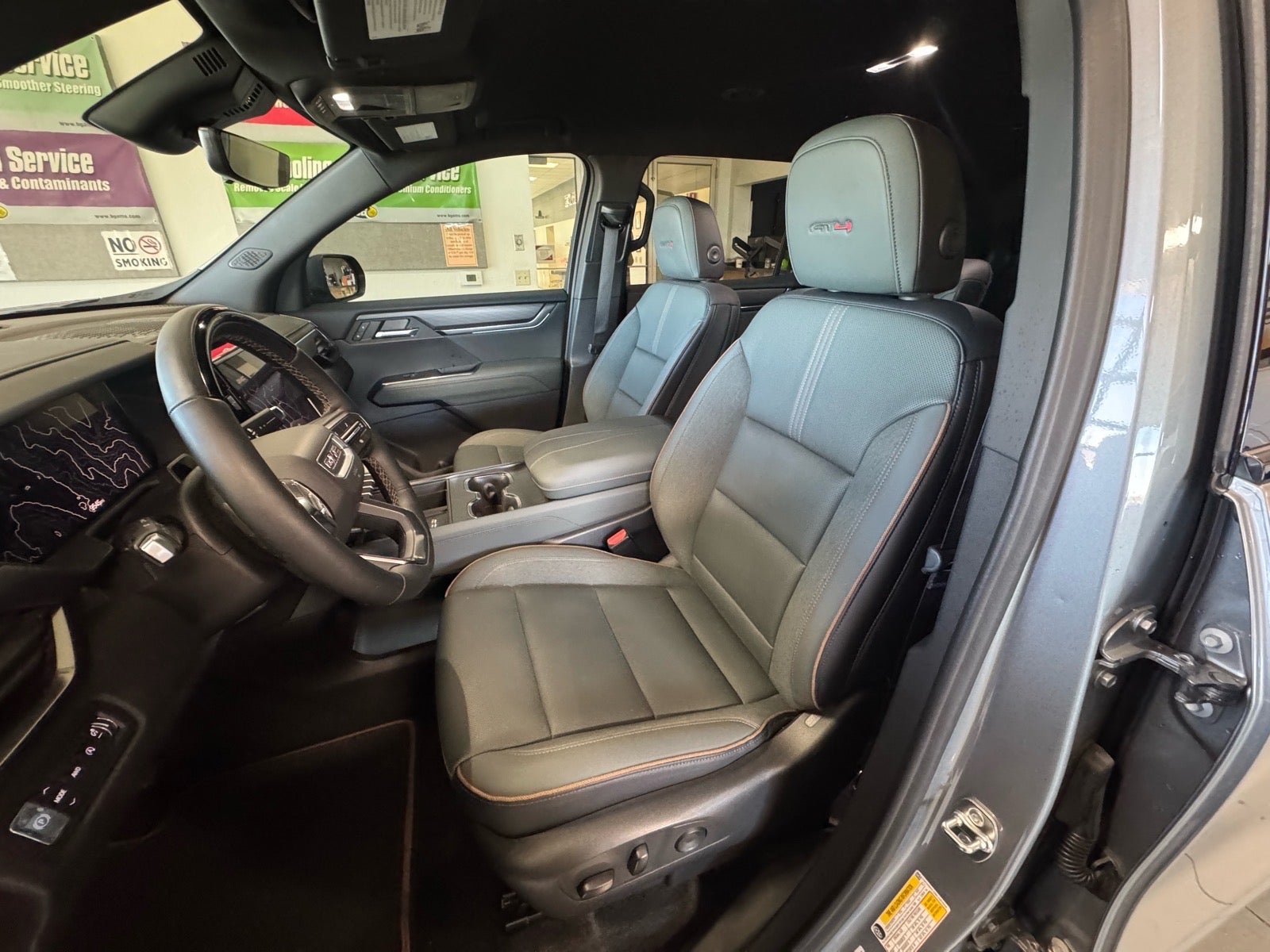 2024 GMC Acadia AT4