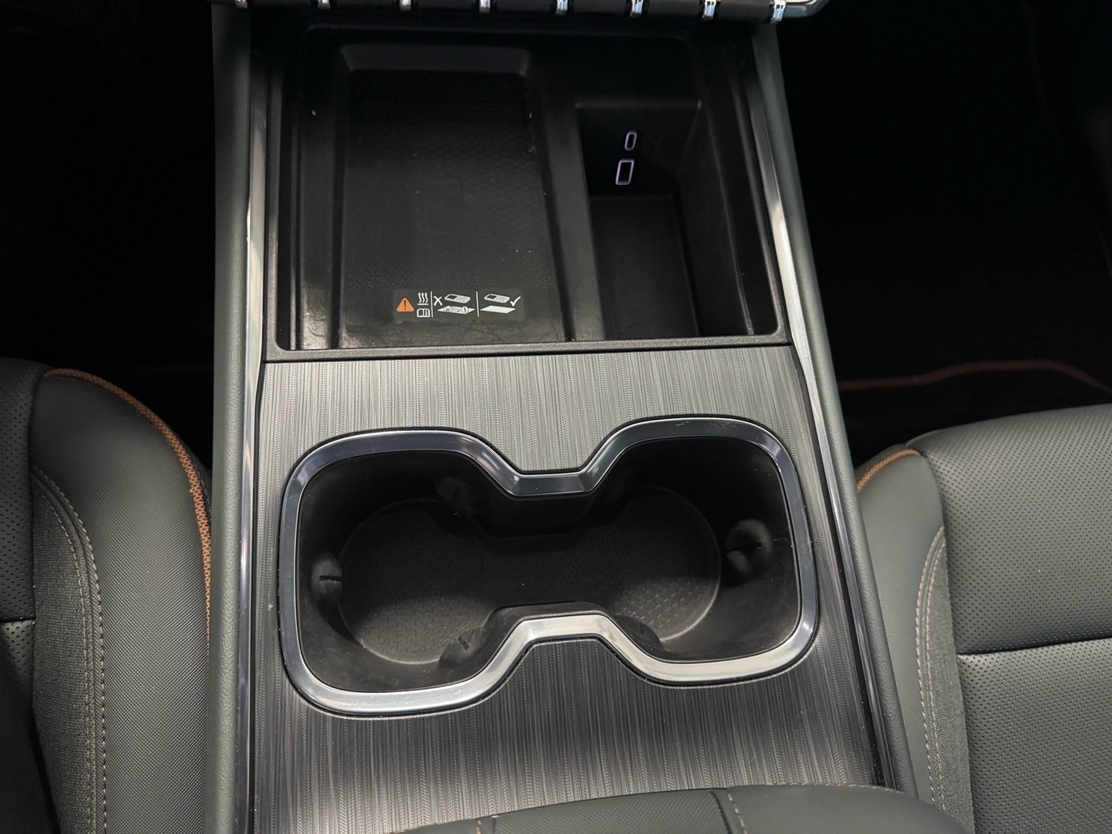 2024 GMC Acadia AT4