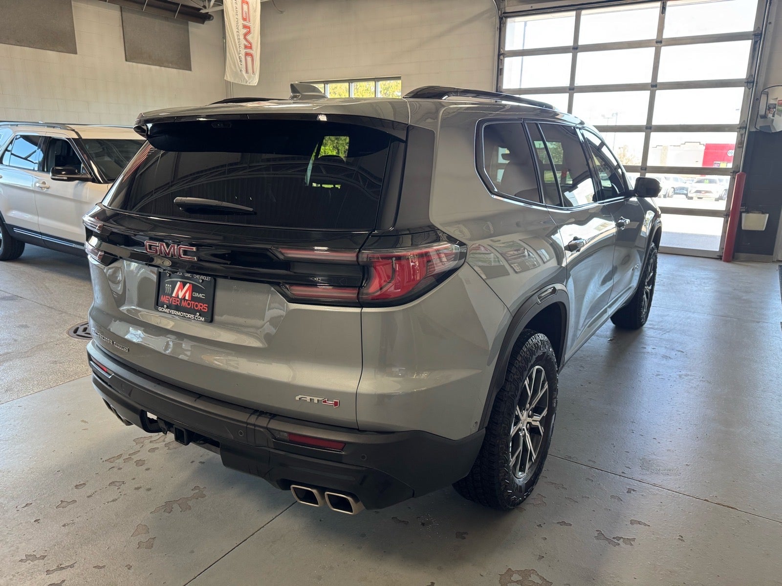 2024 GMC Acadia AT4