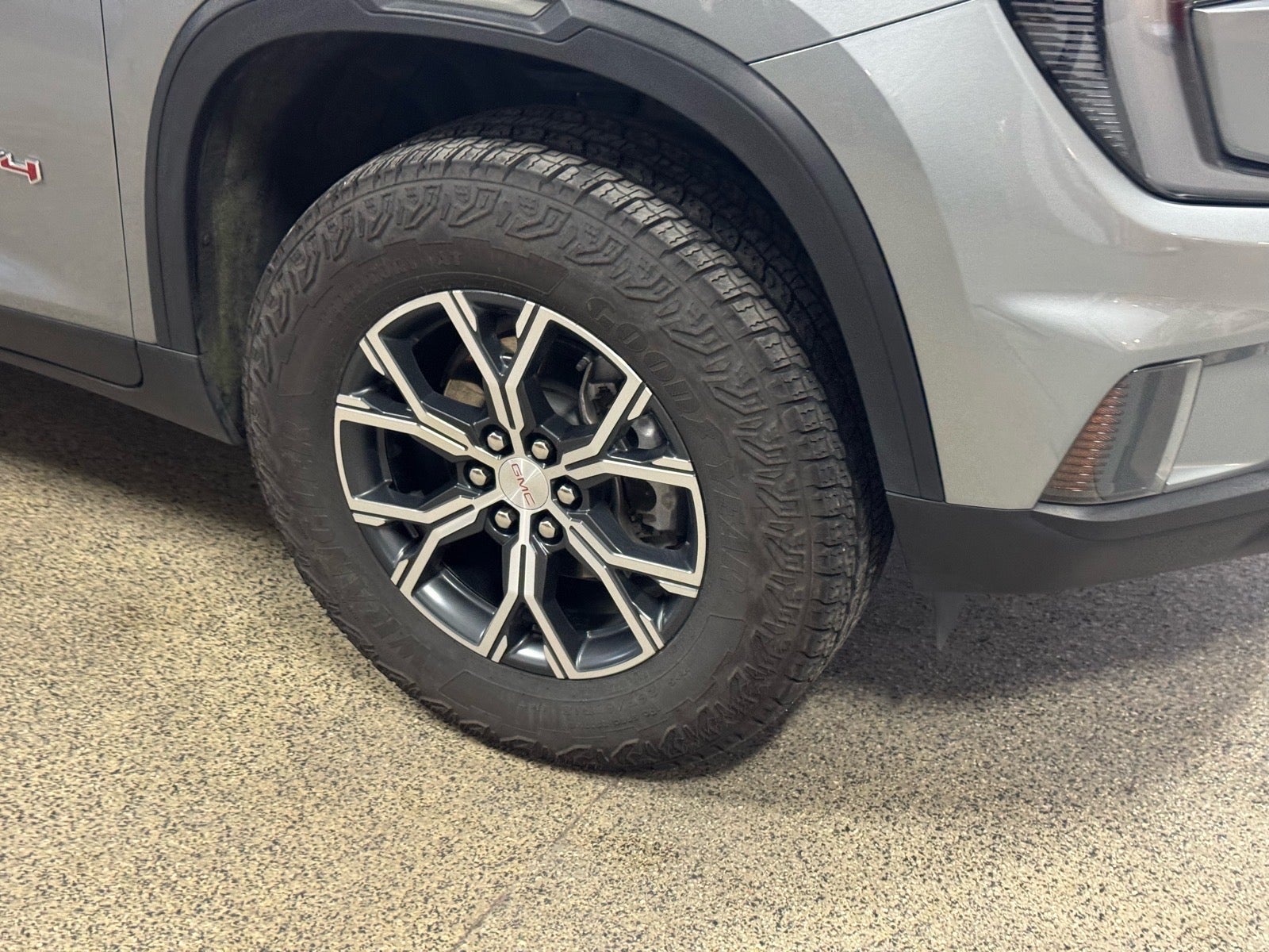 2024 GMC Acadia AT4