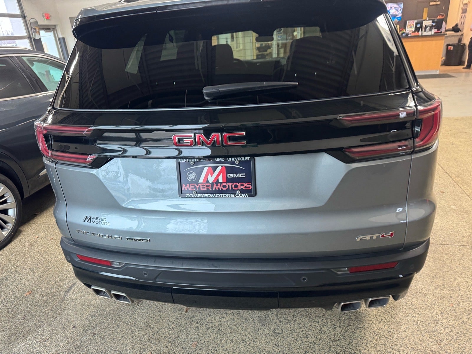 2024 GMC Acadia AT4