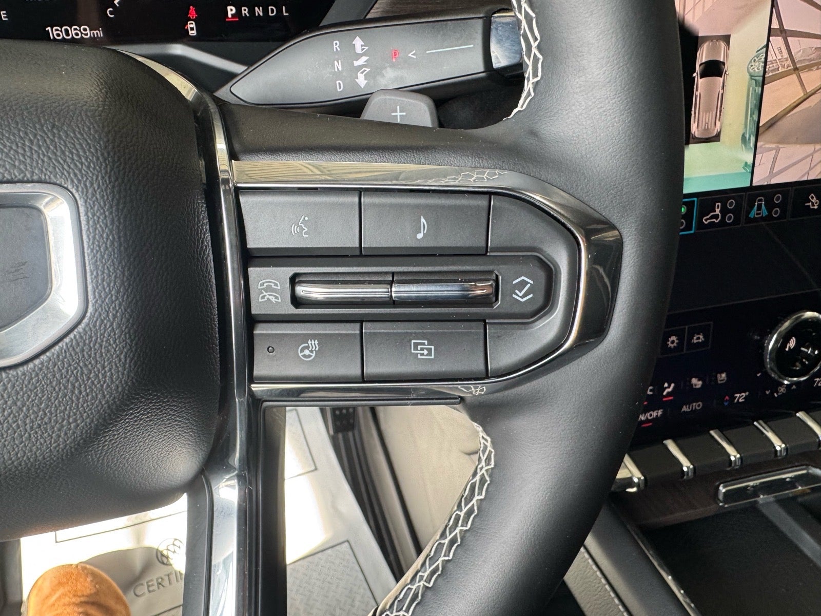 2024 GMC Acadia Denali