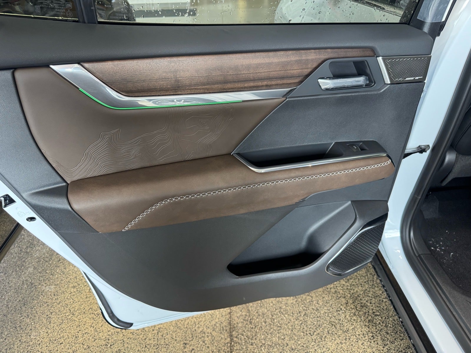 2026 GMC Acadia Denali Ultimate - Photo 11