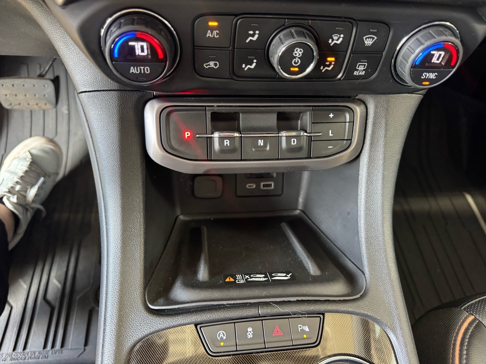 2021 GMC Acadia AT4