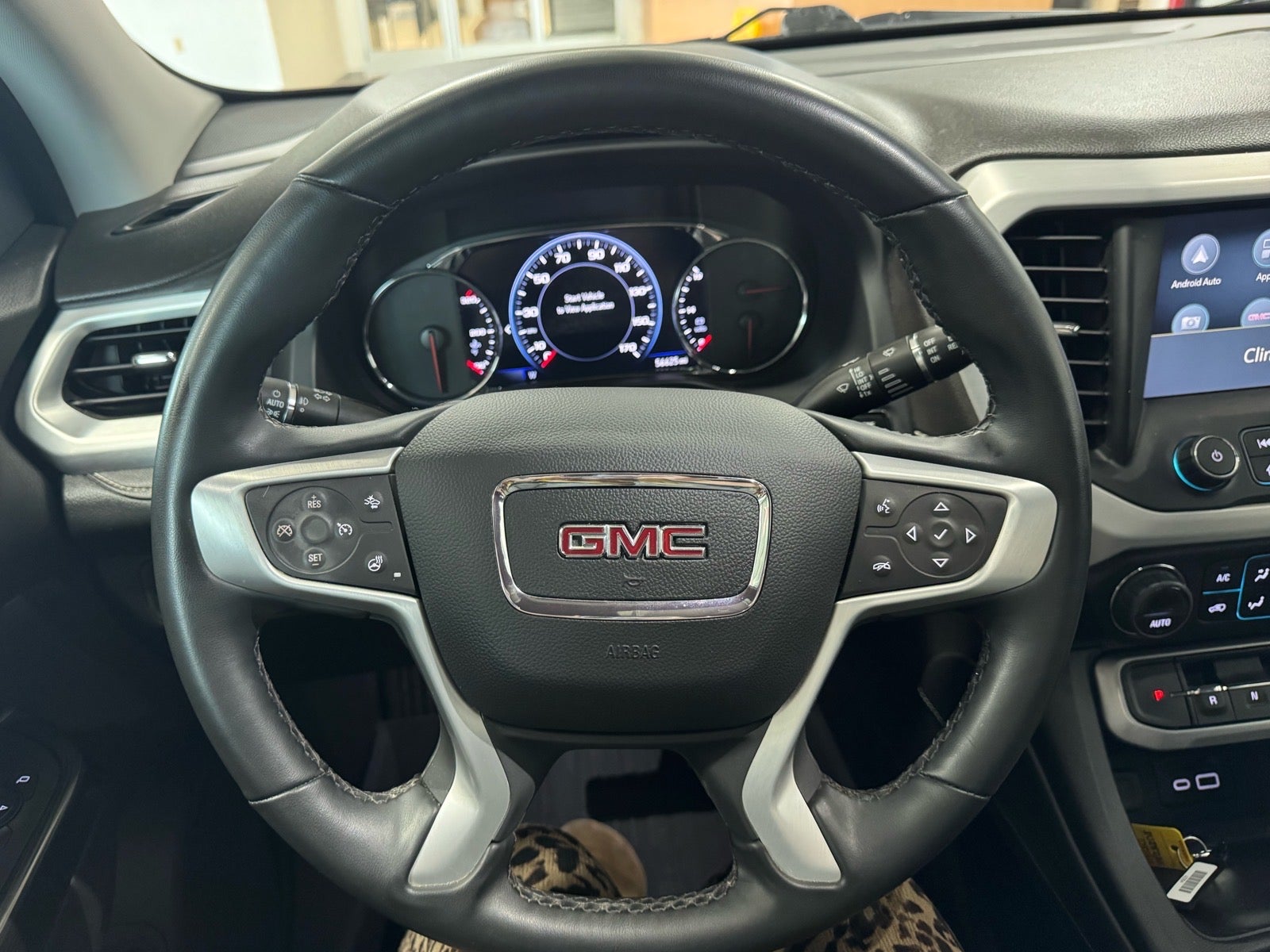 2023 GMC Acadia SLT