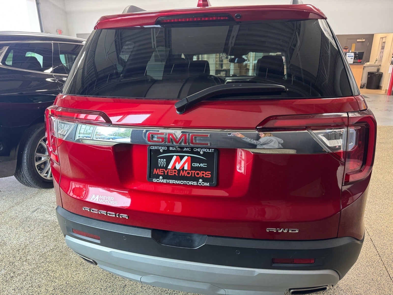 2023 GMC Acadia SLT
