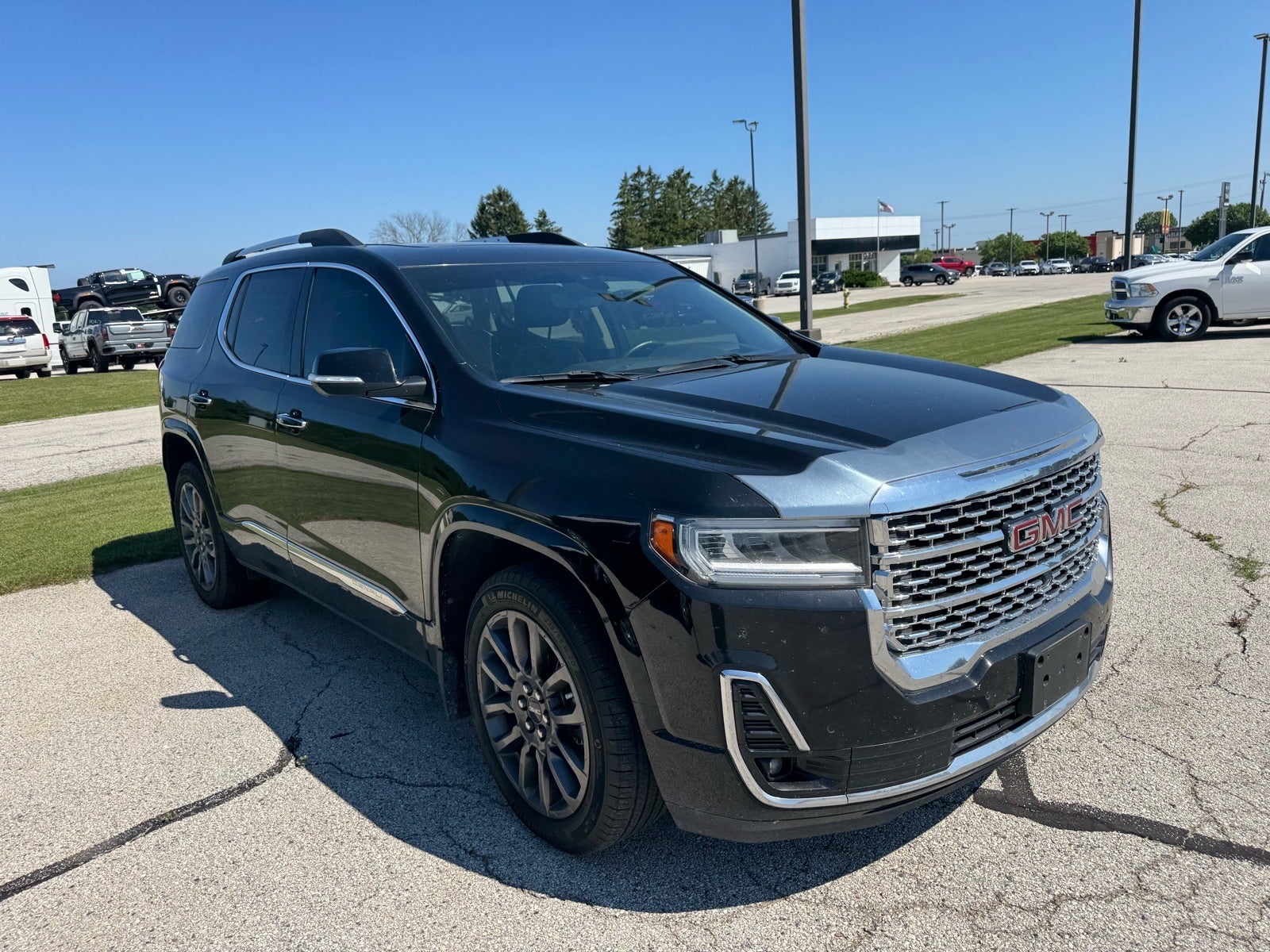 2023 GMC Acadia Denali