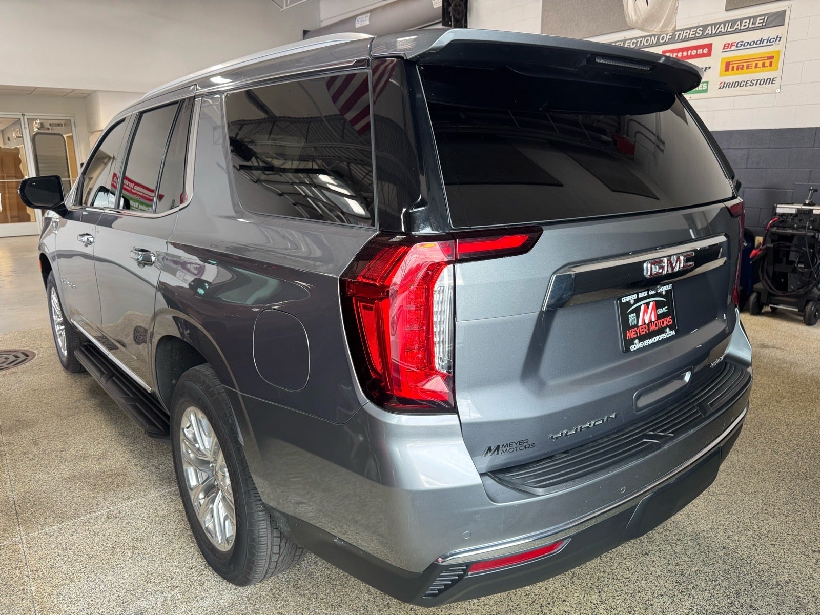 2022 GMC Yukon SLT