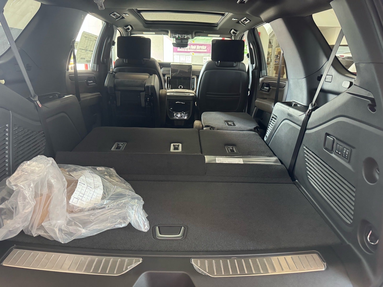 2026 GMC Yukon Denali Ultimate - Photo 9