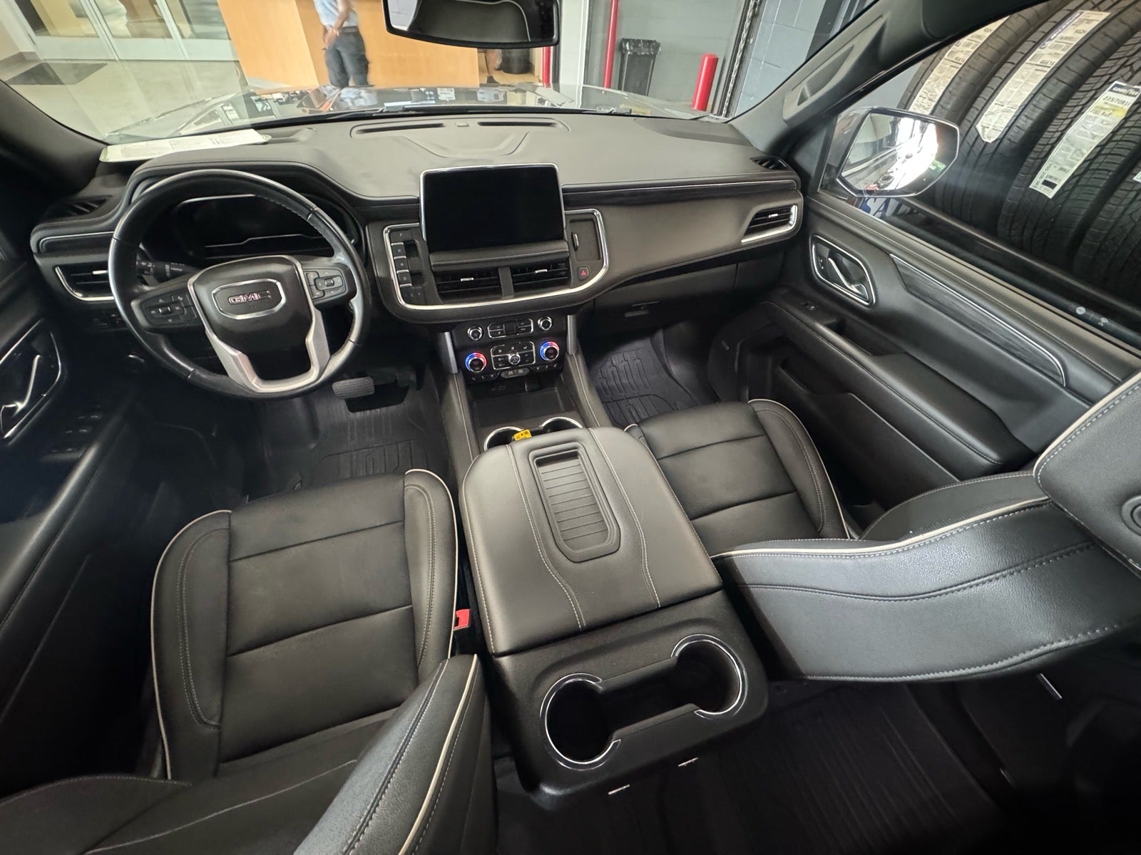 2022 GMC Yukon XL SLT