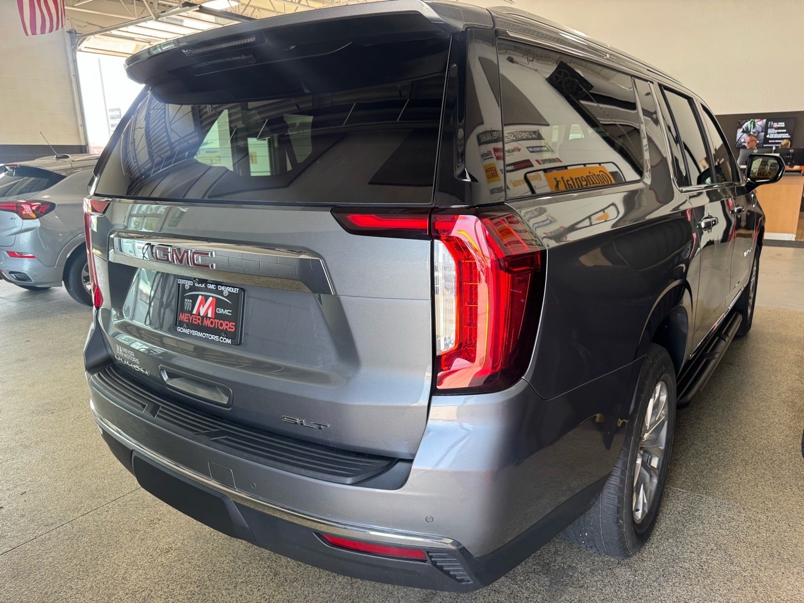2022 GMC Yukon XL SLT