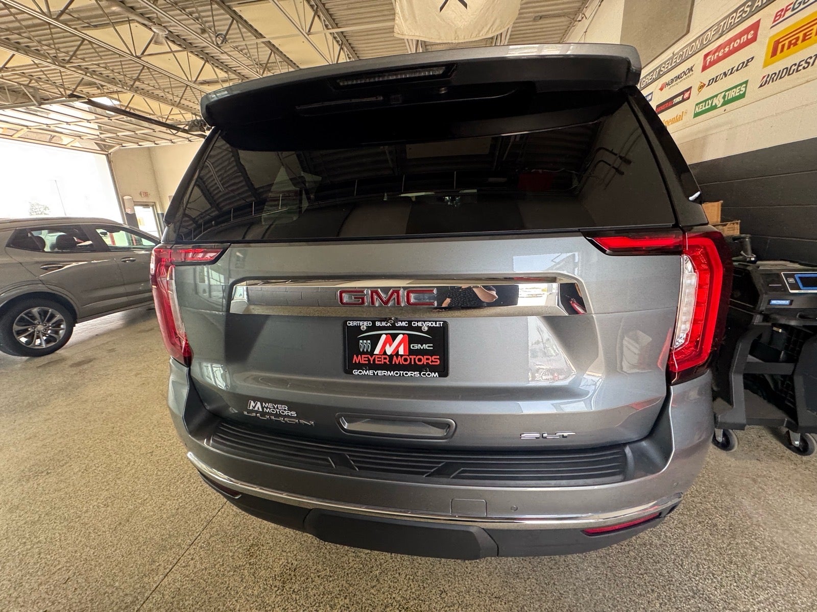 2022 GMC Yukon XL SLT