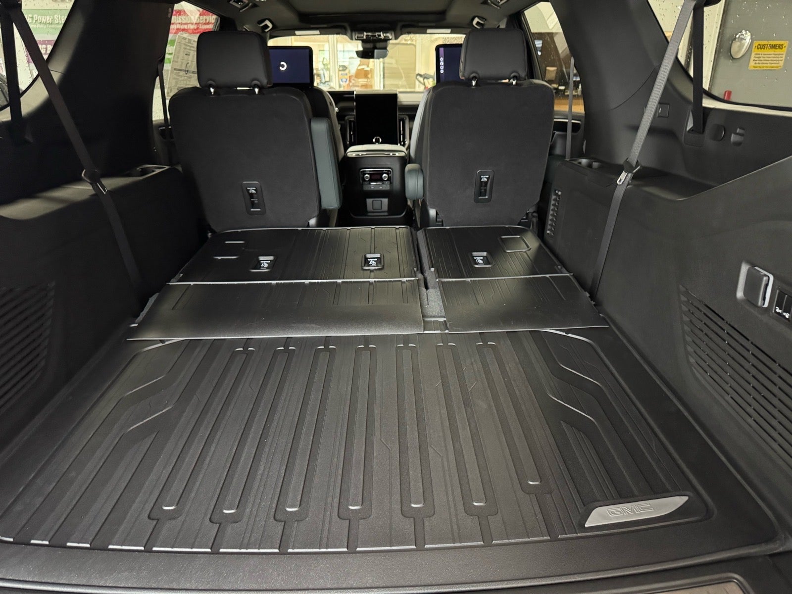 2026 GMC Yukon XL AT4 - Photo 9
