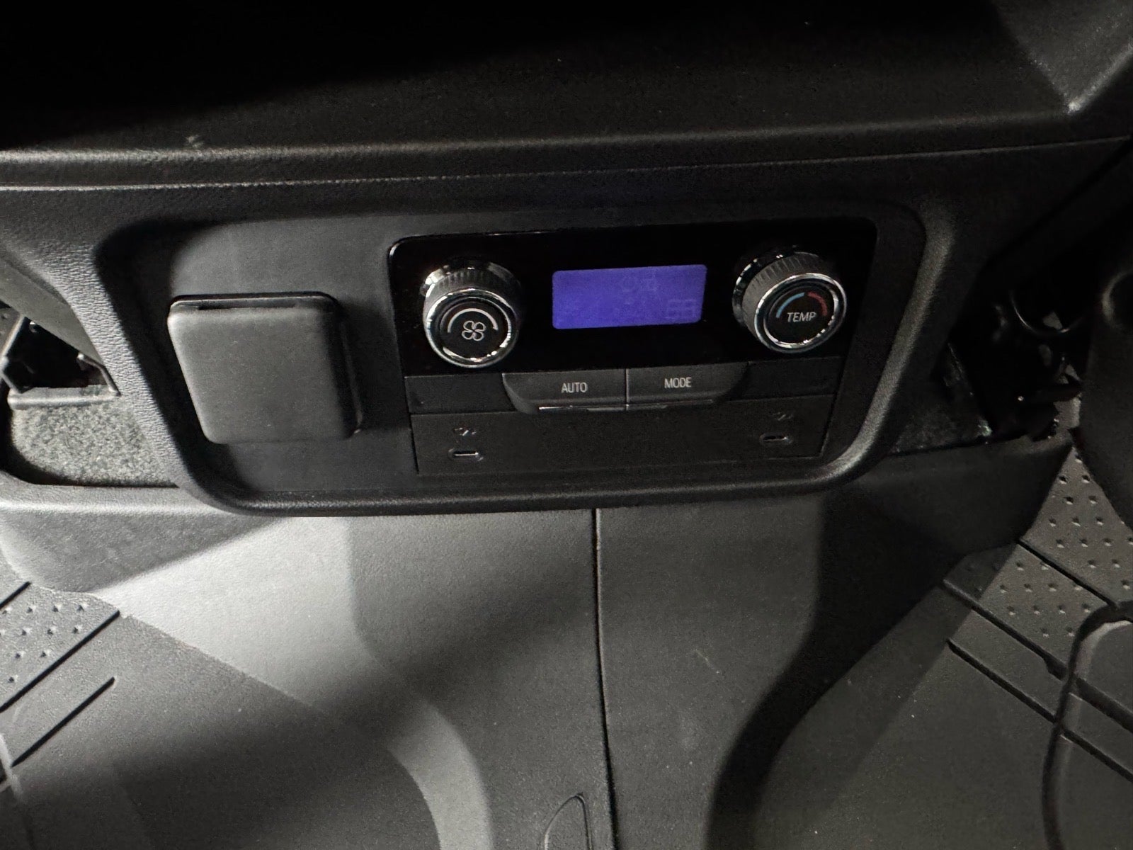 2025 Chevrolet Suburban LS
