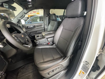2025 Chevrolet Suburban LS