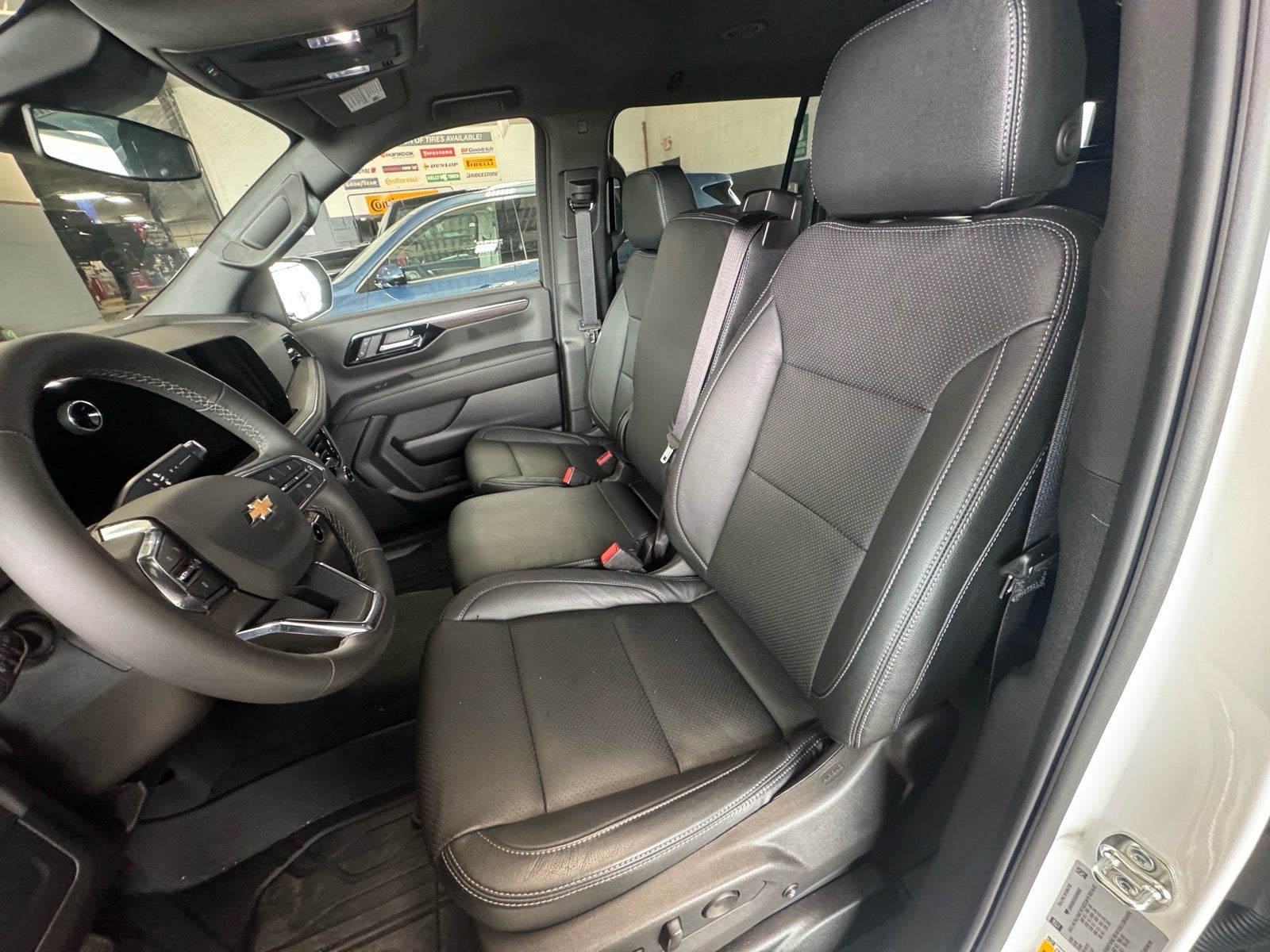 2025 Chevrolet Suburban LS