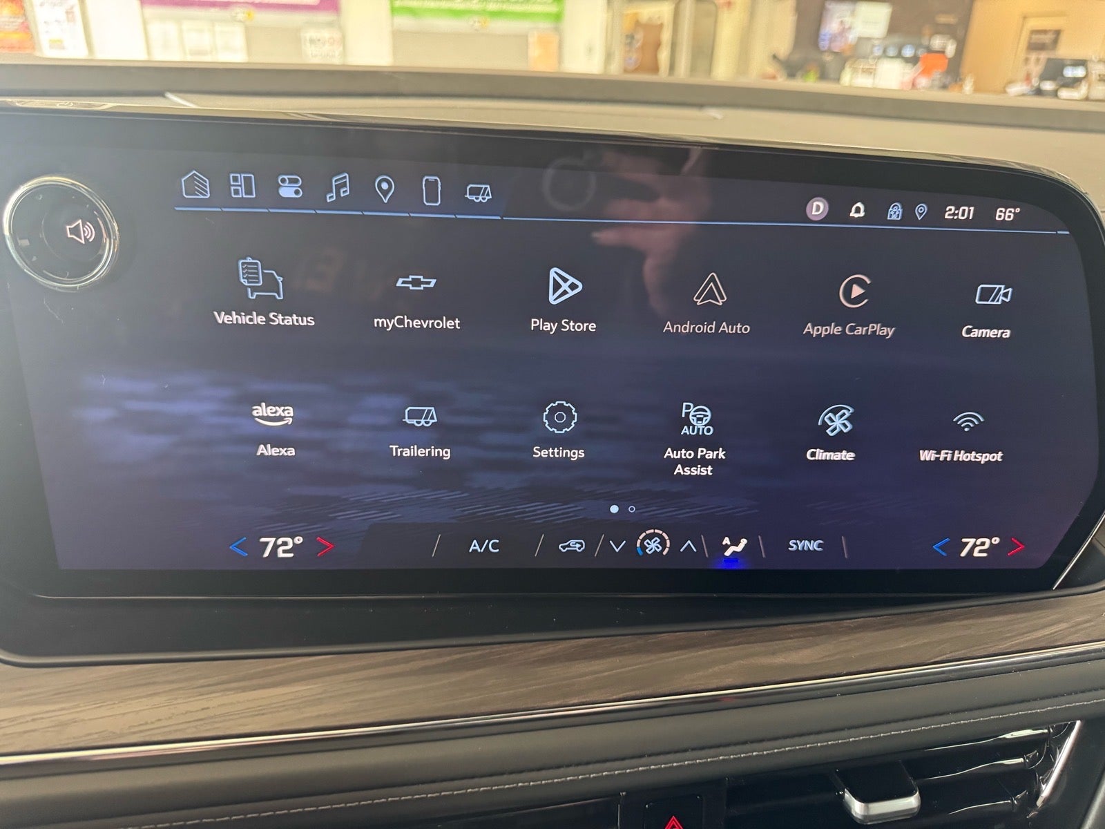 2025 Chevrolet Suburban LS