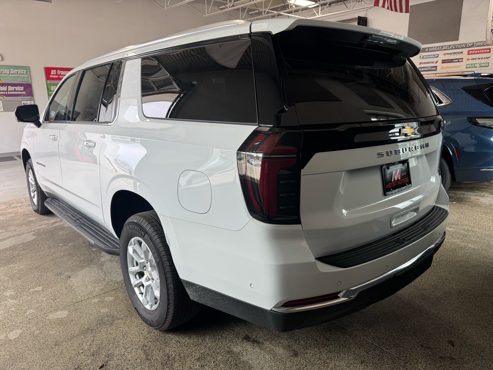 2025 Chevrolet Suburban LS