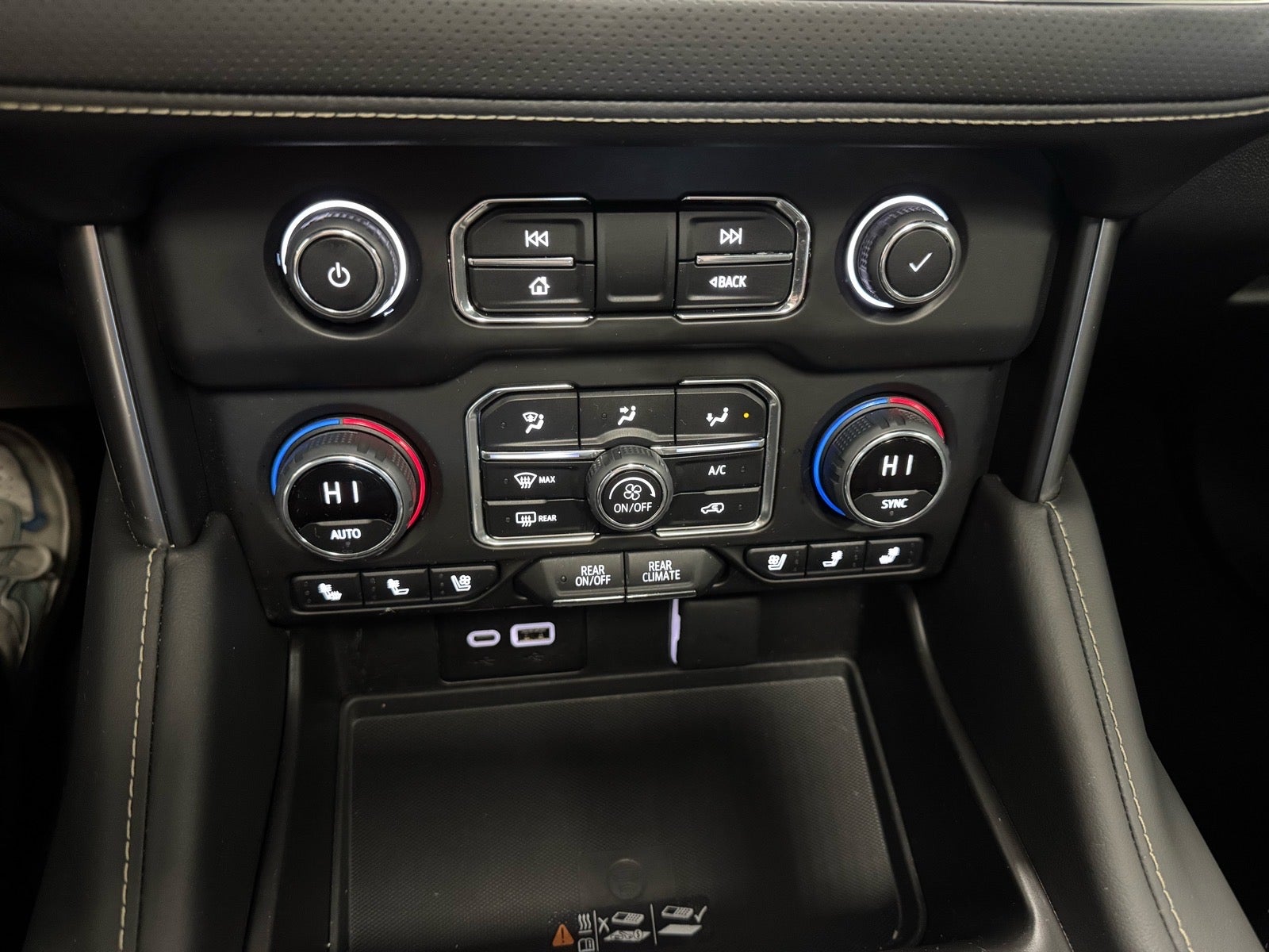 2024 Chevrolet Suburban Premier