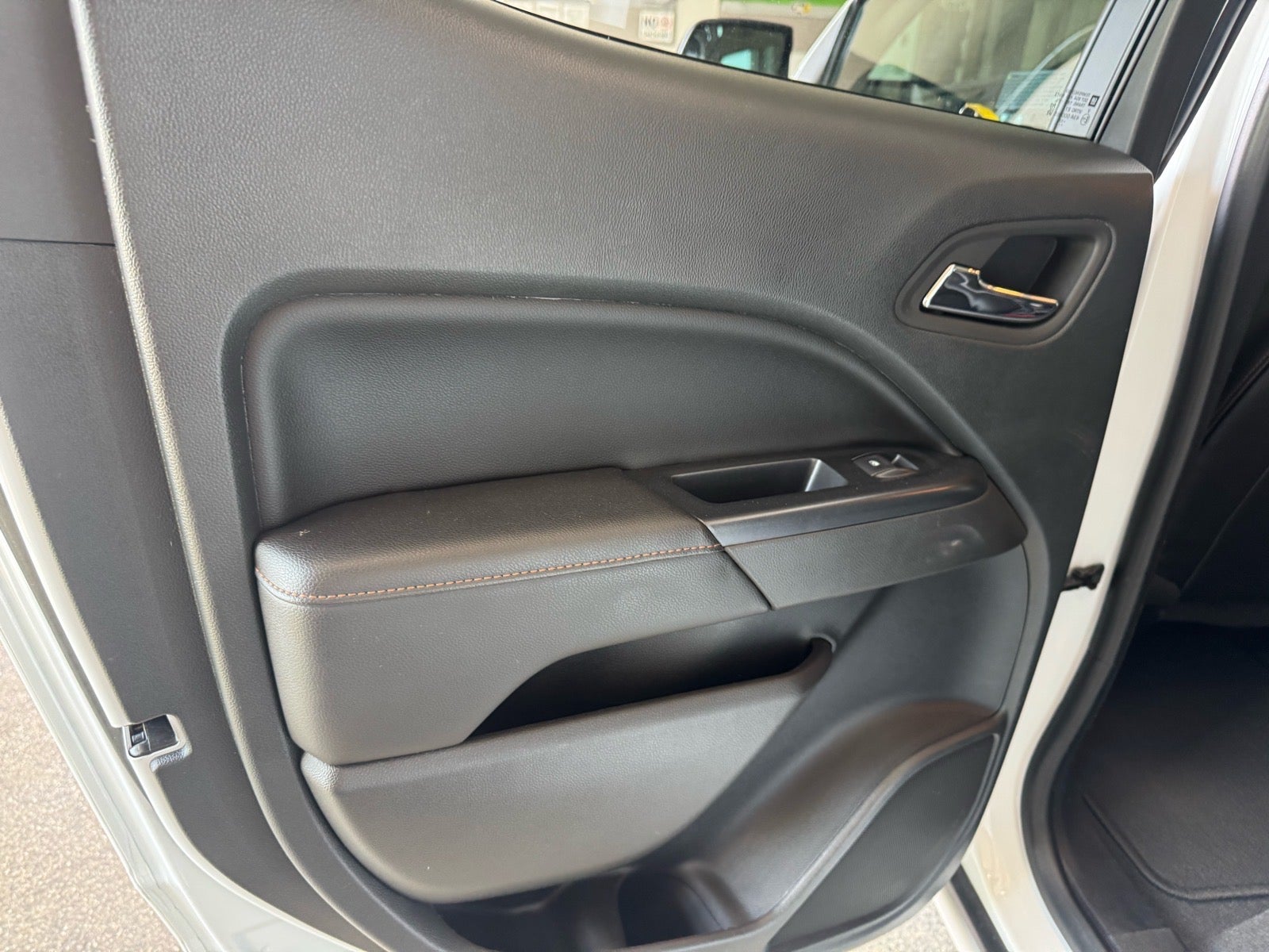 2022 GMC Canyon AT4 - Leather