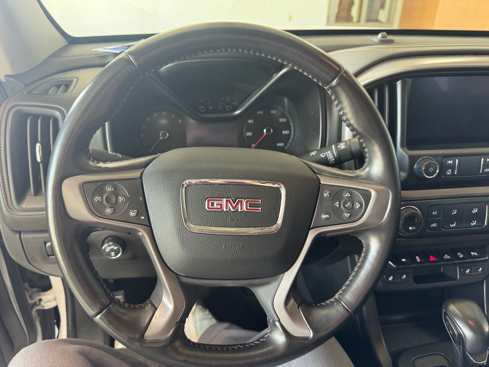 2022 GMC Canyon AT4 - Leather