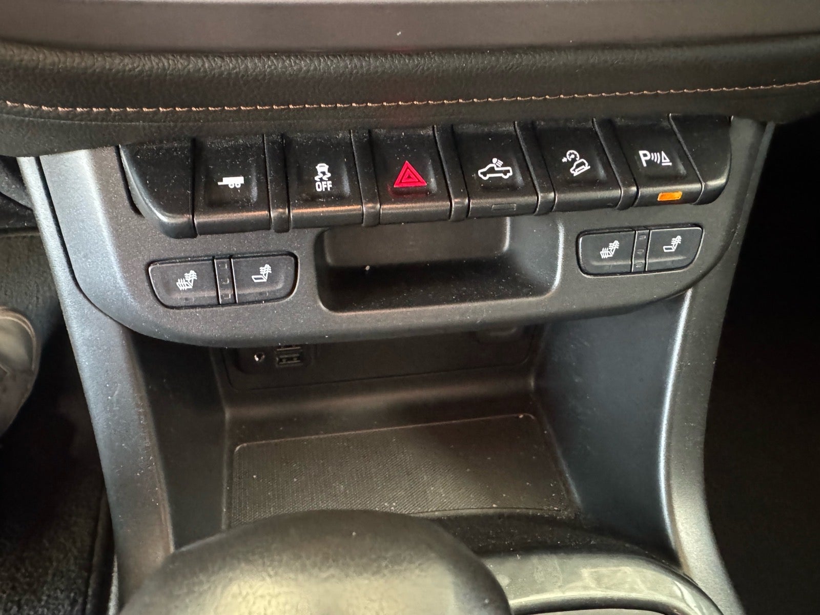 2022 GMC Canyon AT4 - Leather