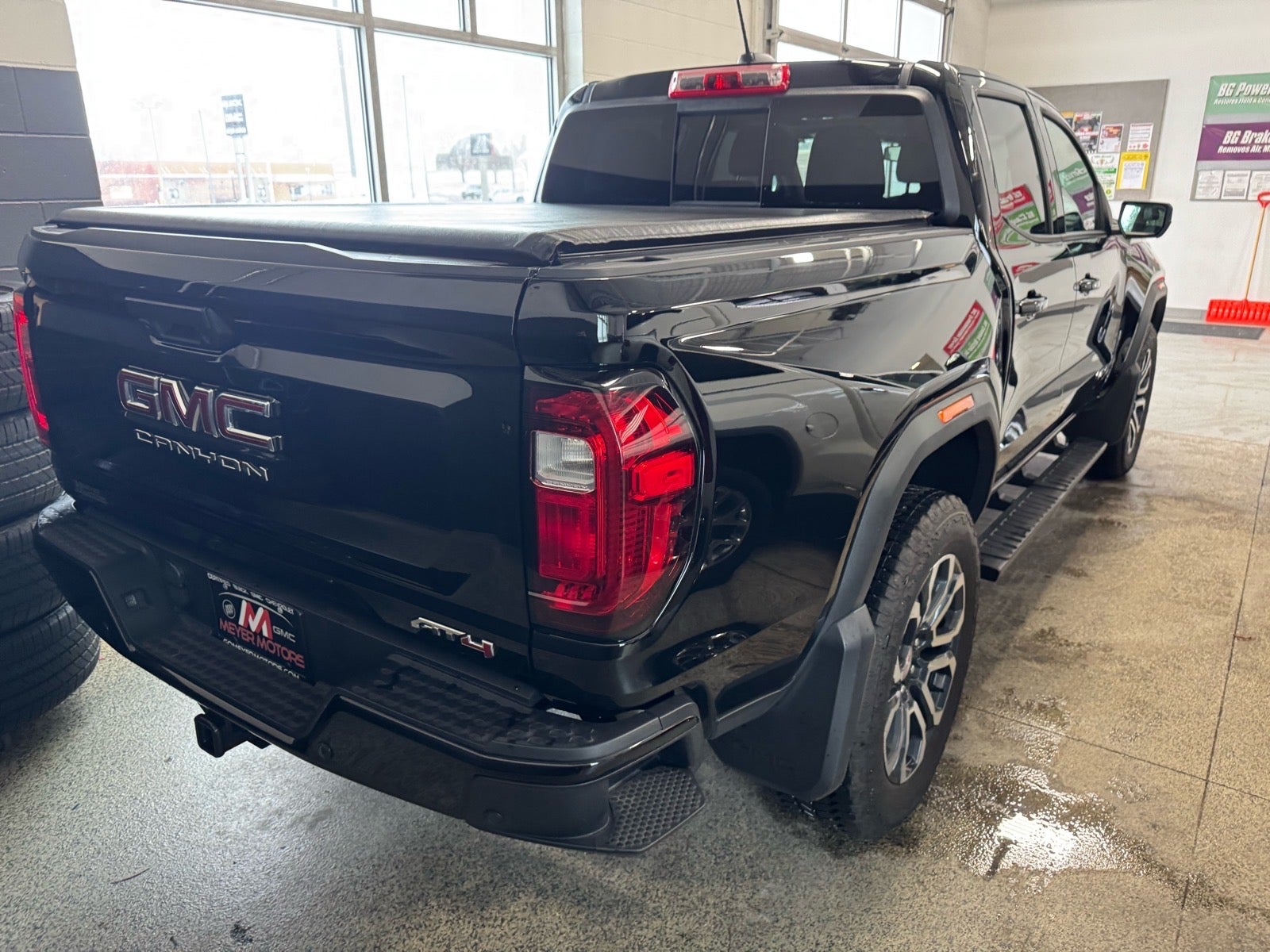 2024 GMC Canyon AT4