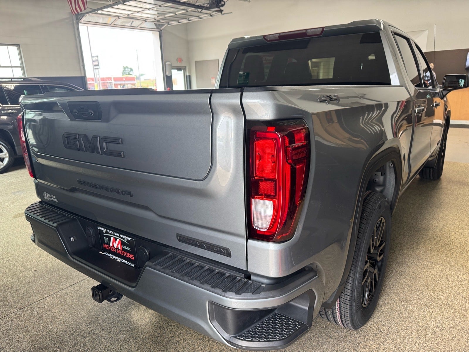2023 GMC Sierra 1500 Elevation