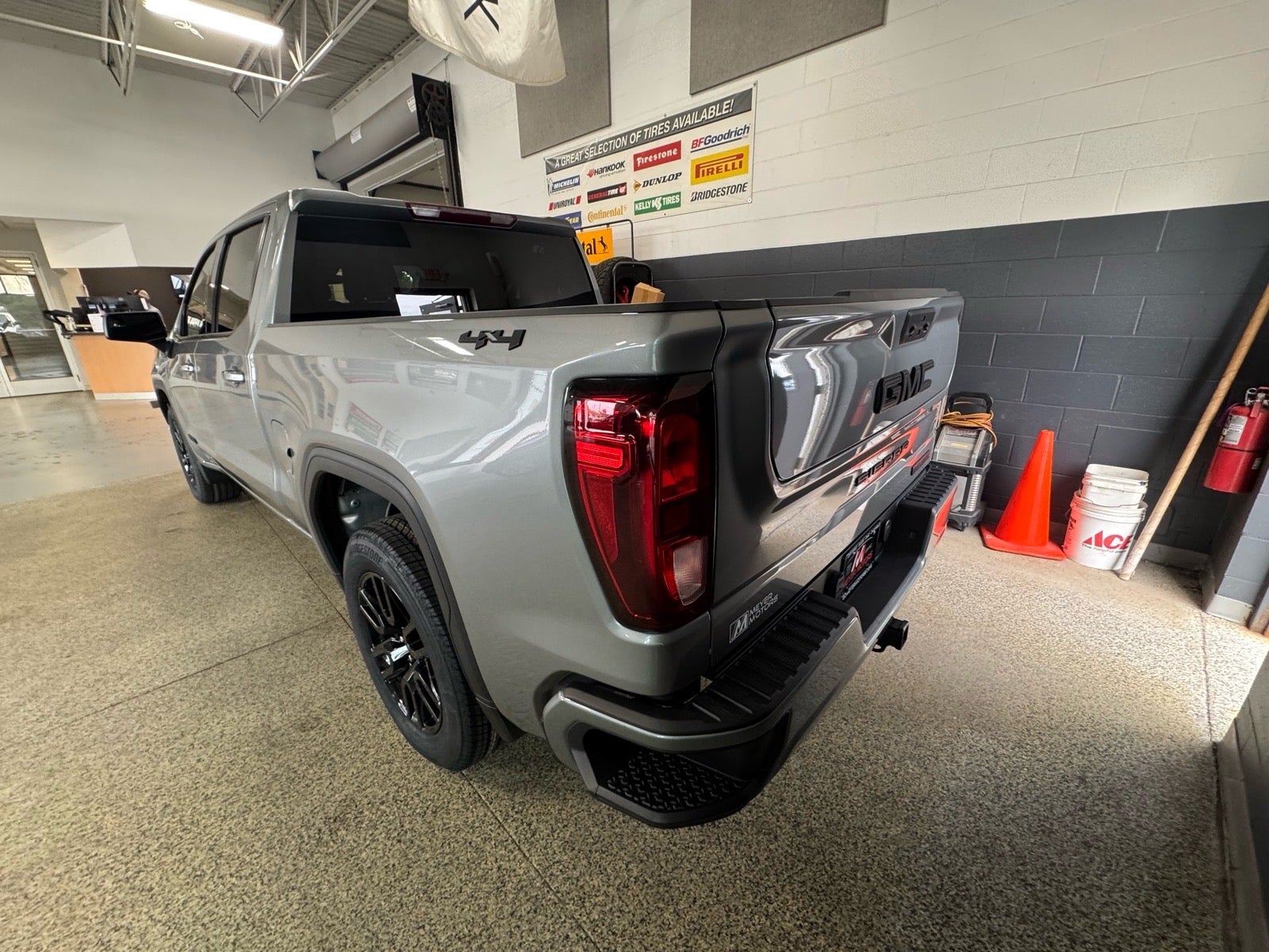 2023 GMC Sierra 1500 Elevation