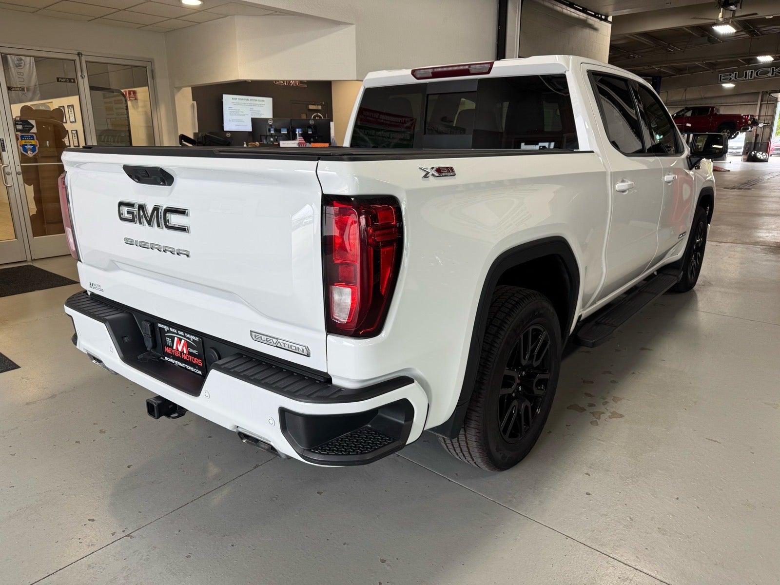 2023 GMC Sierra 1500 Elevation