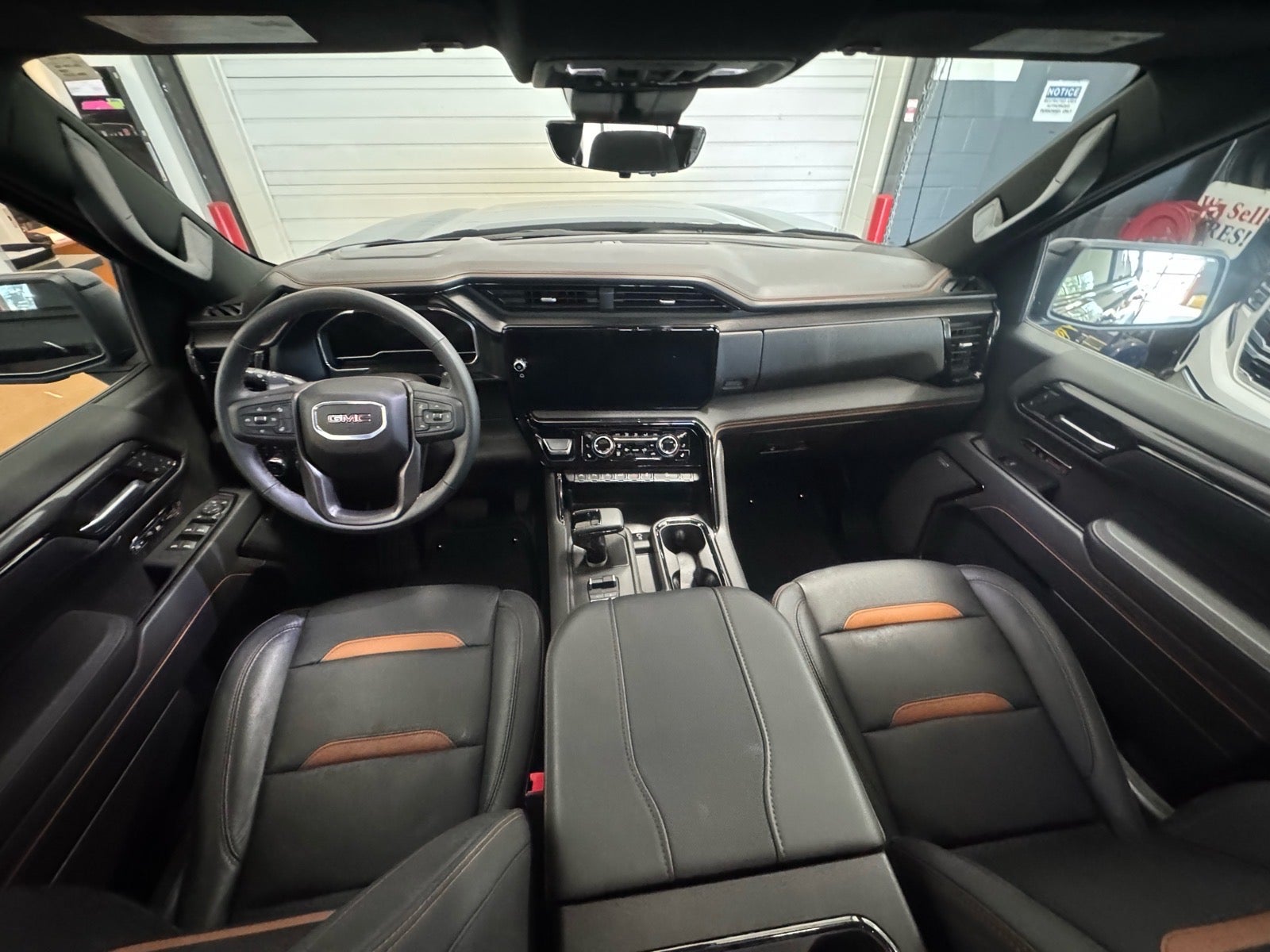 2025 GMC Sierra 1500 AT4