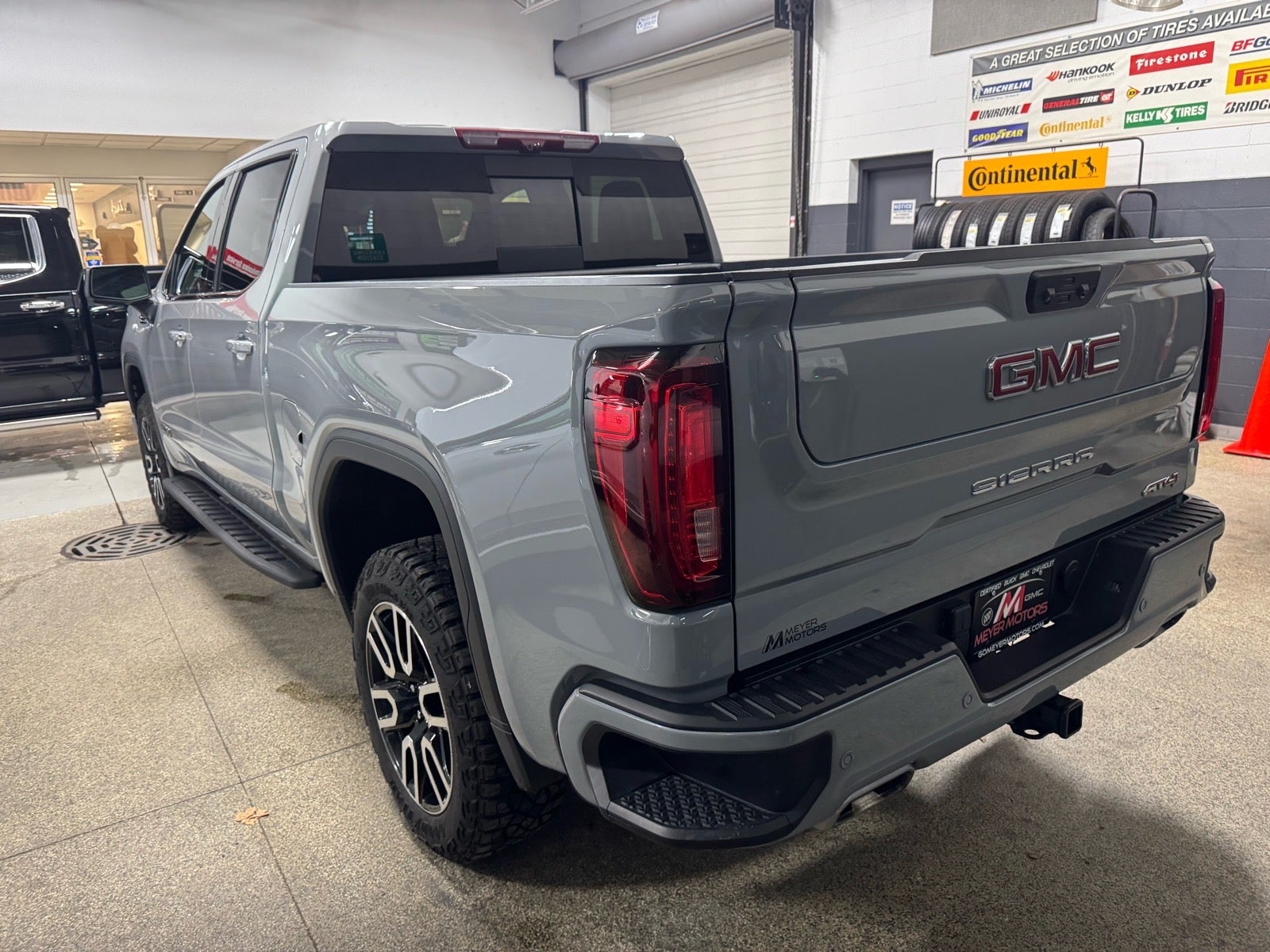 2024 GMC Sierra 1500 AT4