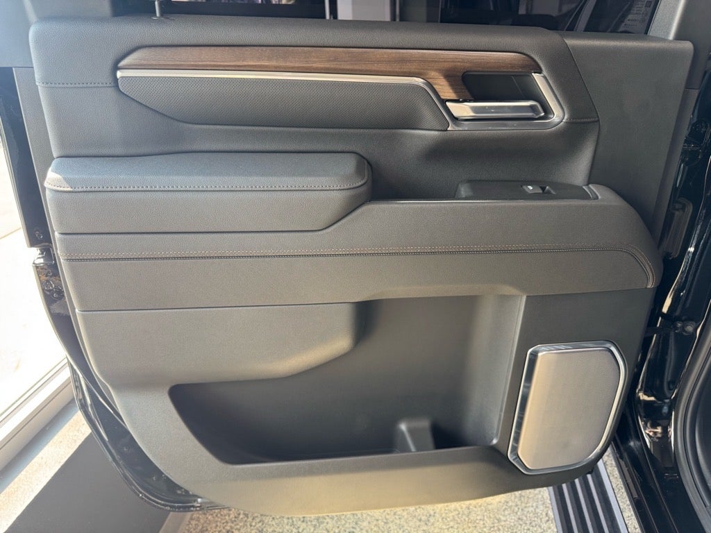 2025 Chevrolet Silverado 3500 HD High Country