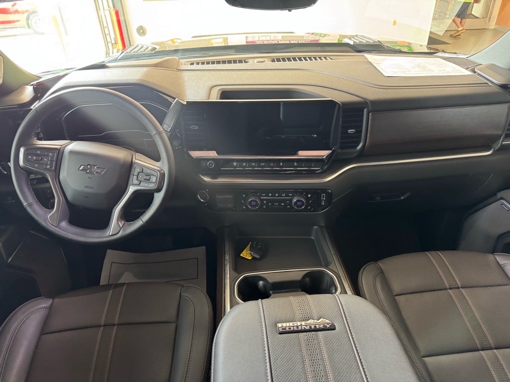 2025 Chevrolet Silverado 3500 HD High Country