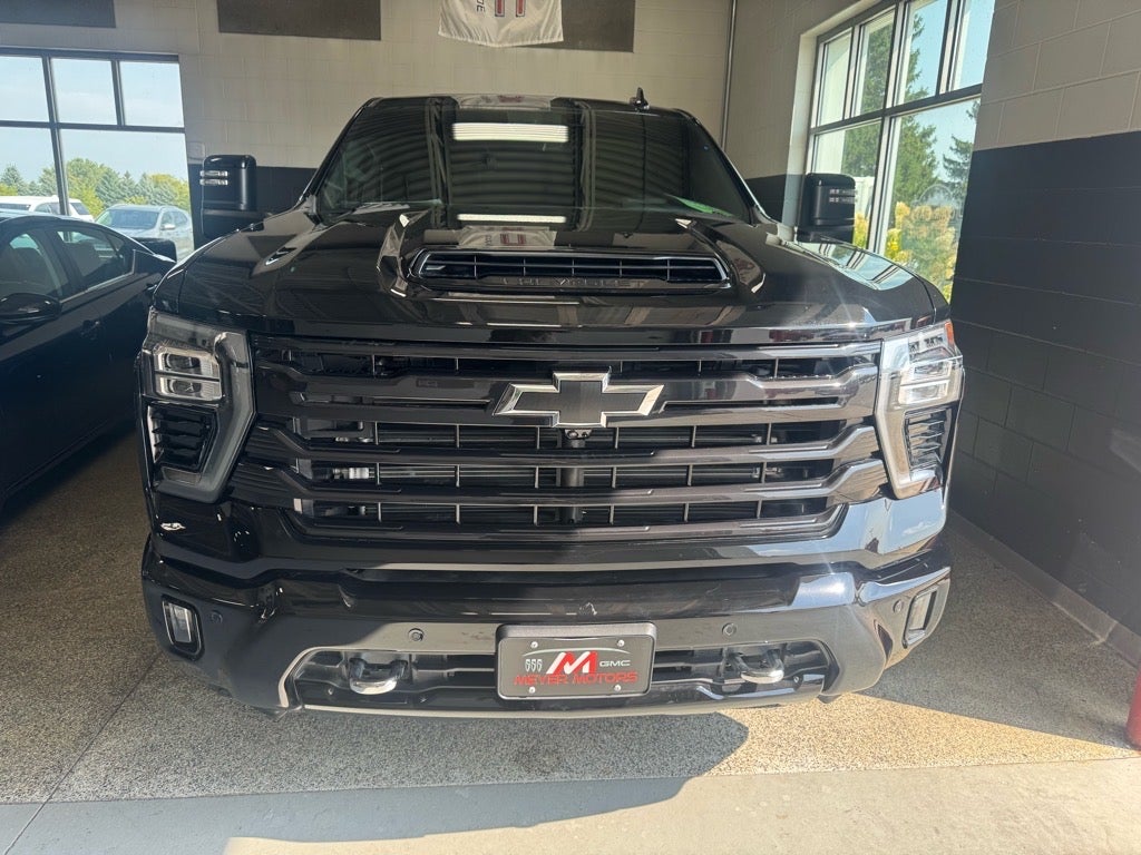 2025 Chevrolet Silverado 3500 HD High Country