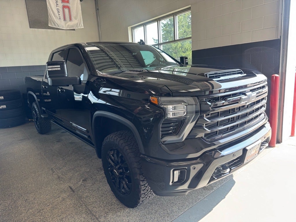 2025 Chevrolet Silverado 3500 HD High Country