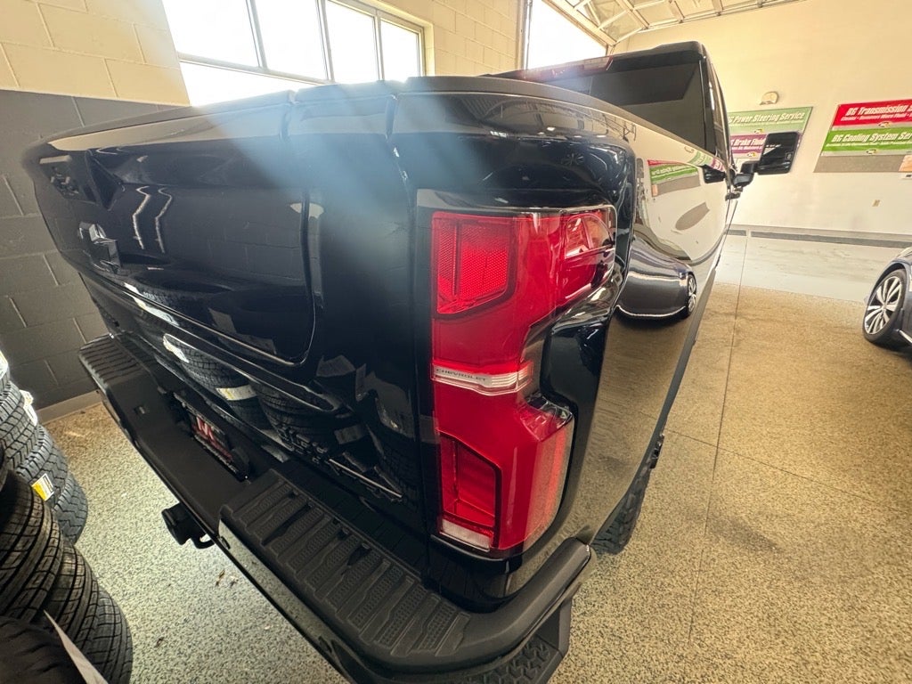 2025 Chevrolet Silverado 3500 HD High Country