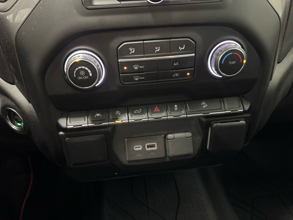 2022 Chevrolet Silverado 1500 Custom Trail Boss