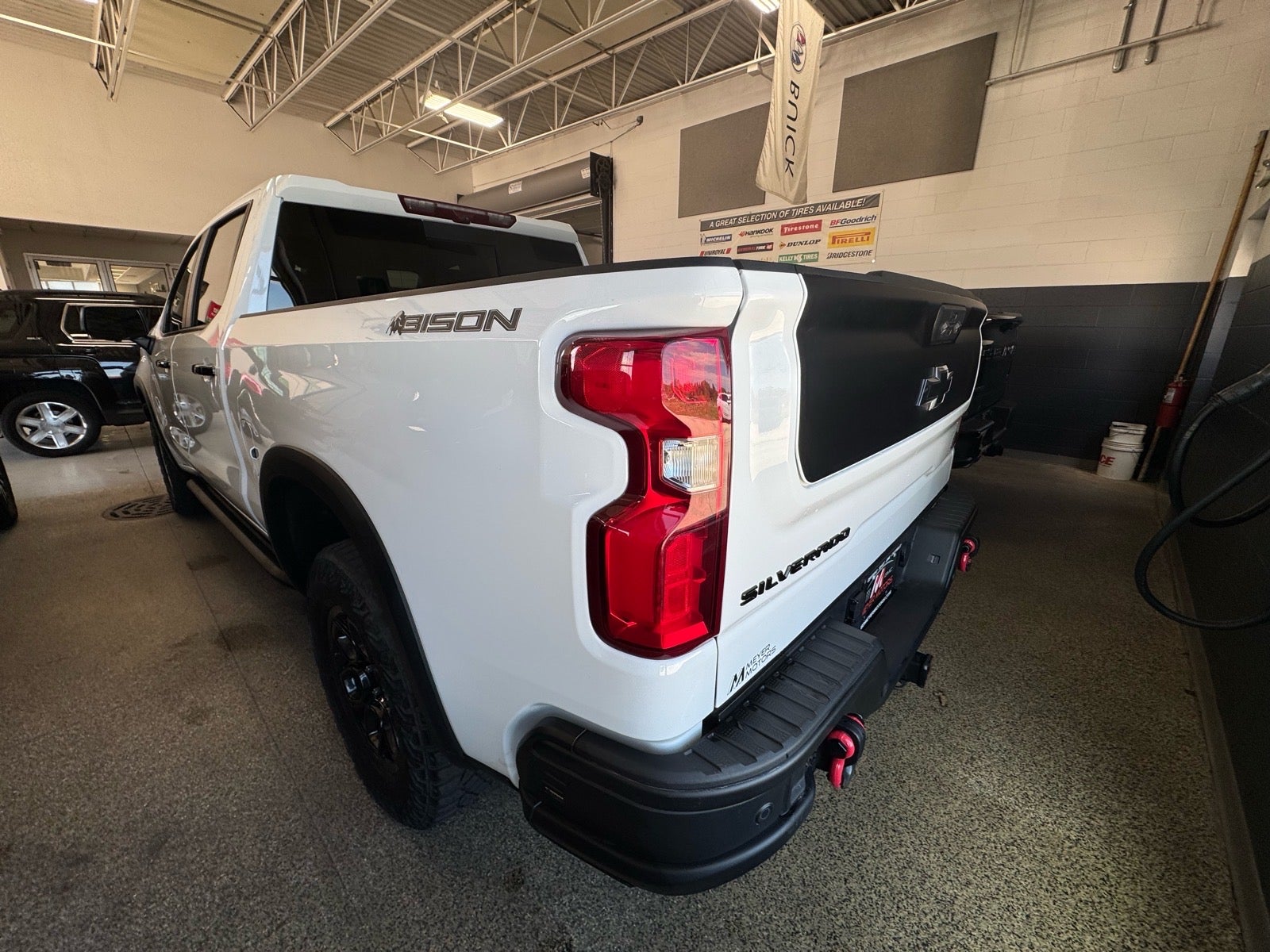2023 Chevrolet Silverado 1500 ZR2