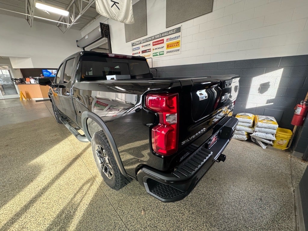 2024 Chevrolet Silverado 1500 ZR2