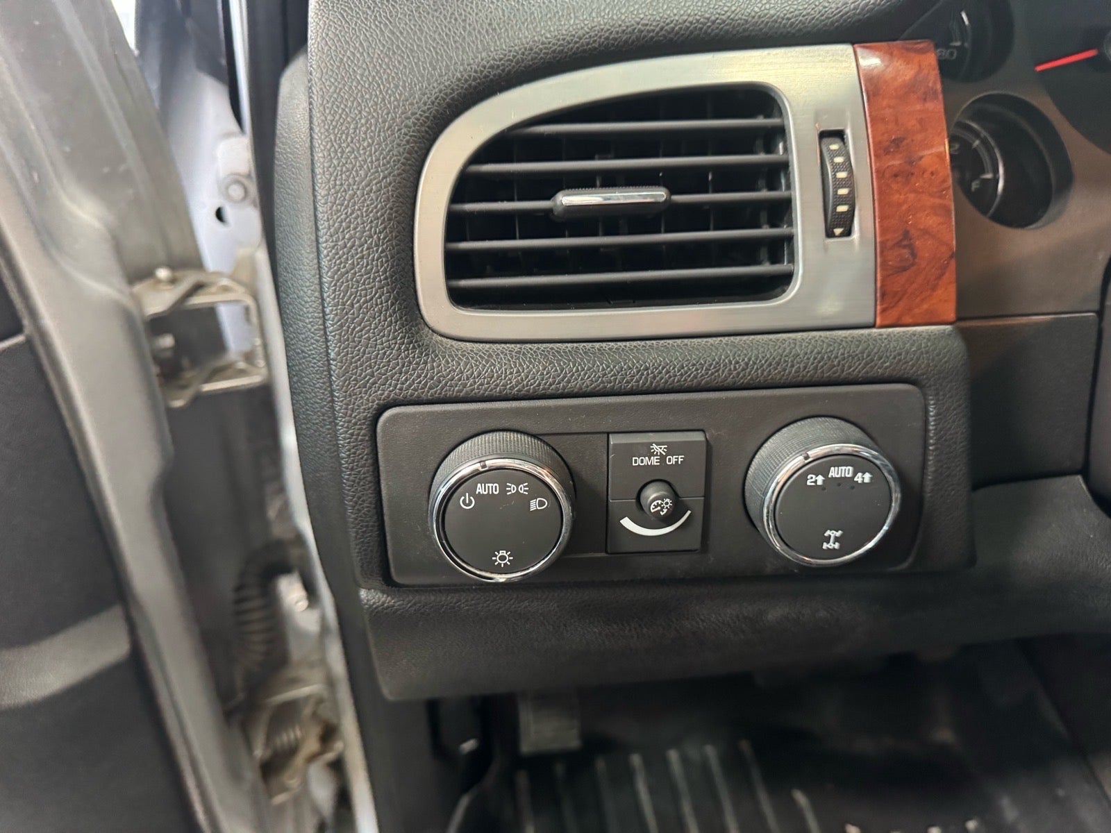 2011 Chevrolet Avalanche LS