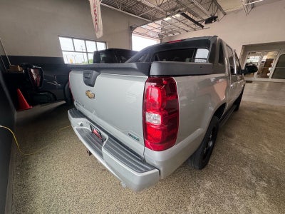 2011 Chevrolet Avalanche LS