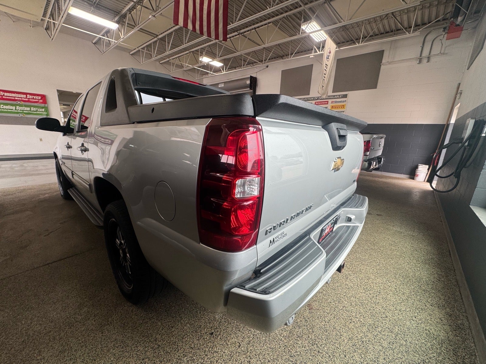 2011 Chevrolet Avalanche LS