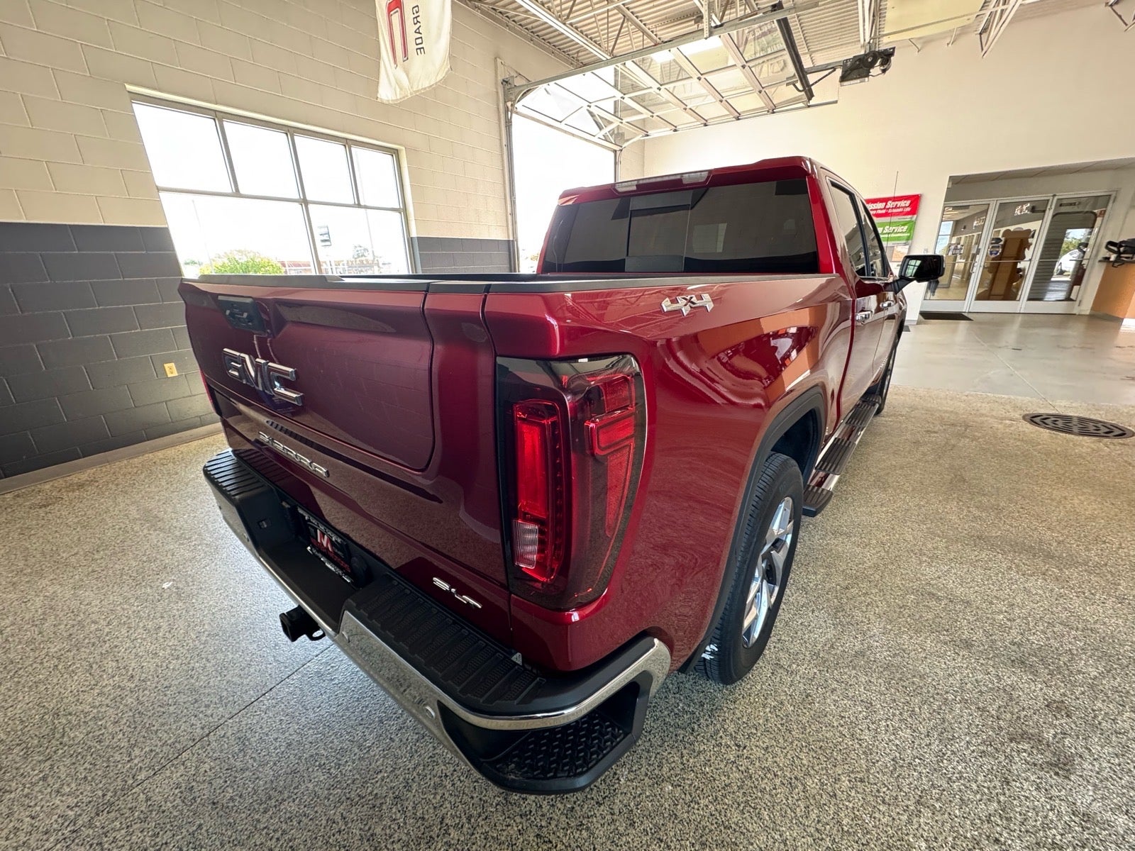 2024 GMC Sierra 1500 SLT