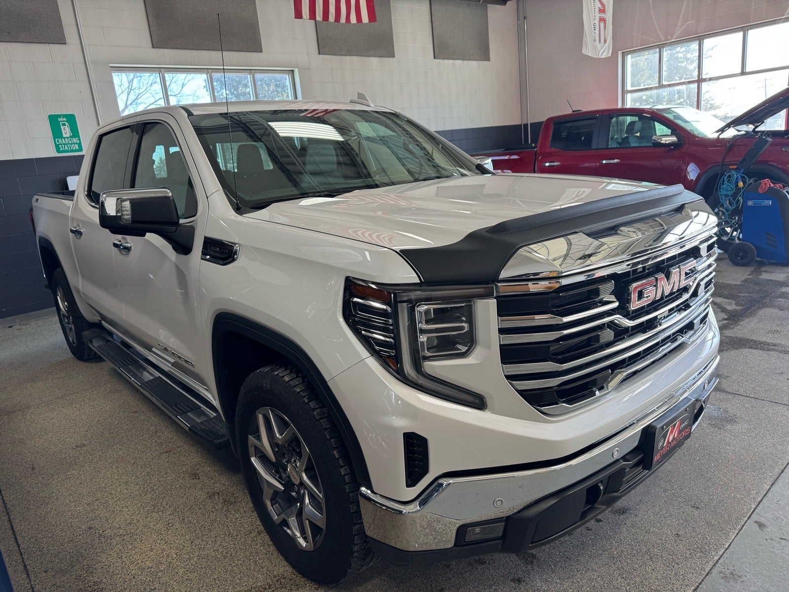 2024 GMC Sierra 1500 SLT
