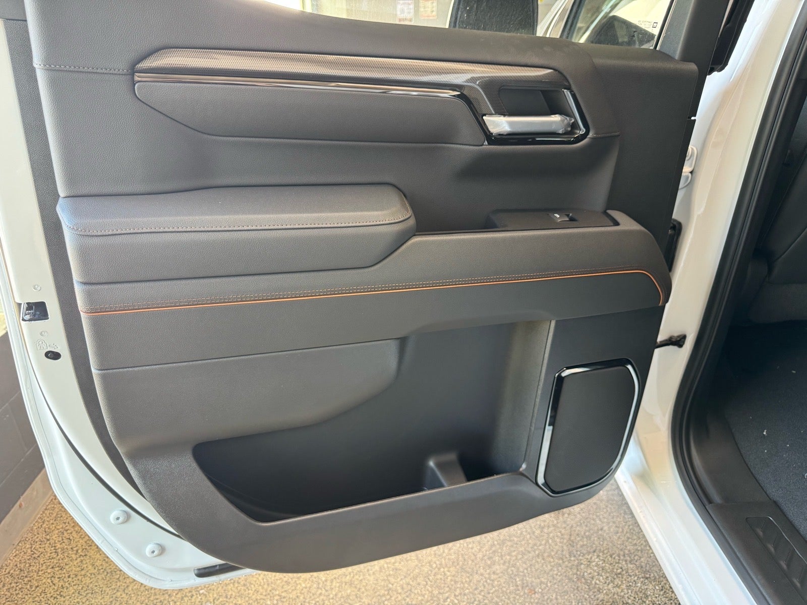 2026 GMC Sierra 1500 AT4 - Photo 9