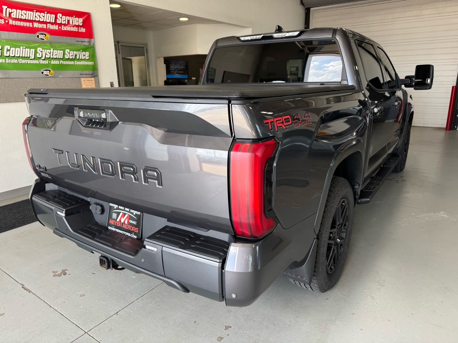 2022 Toyota Tundra 4WD SR5